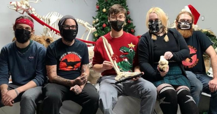 The guy from Canada got a gift for Christmas own foot