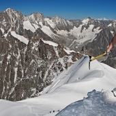 The "ice man" WIM Hof, conquering mountains in shorts