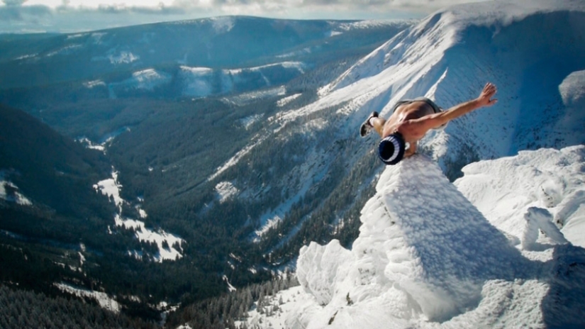 The "ice man" WIM Hof, conquering mountains in shorts