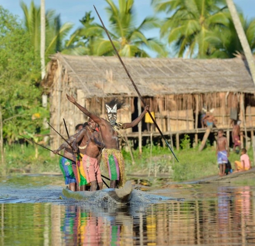 The last cannibals: the tribes in which eat human flesh and carried out the blood rituals