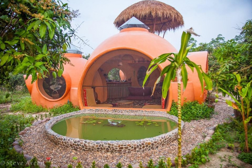 The man has built his dream home for a month and a half, spending only $ 9,000