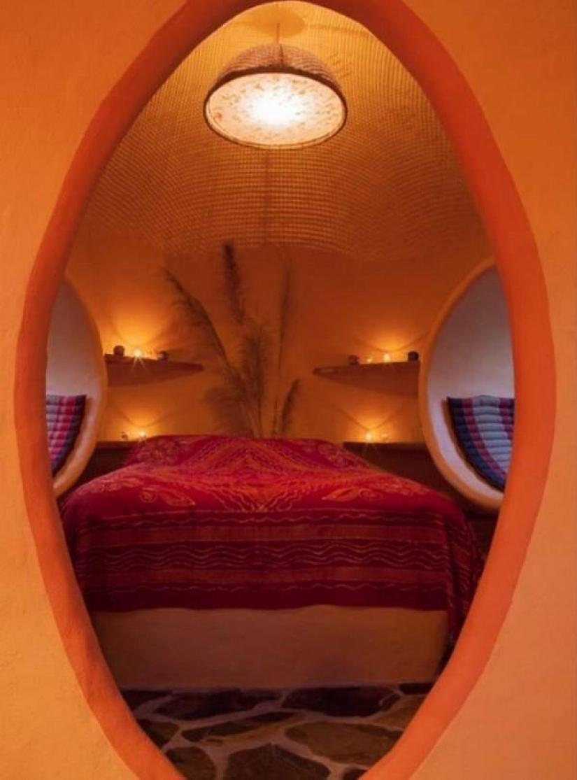 The man has built his dream home for a month and a half, spending only $ 9,000