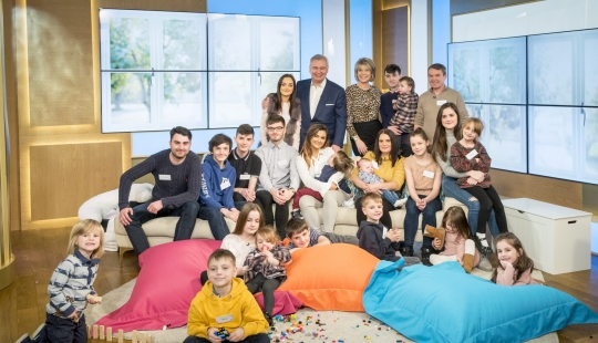 The mitten: a visit to Britain's biggest family, with 19 children