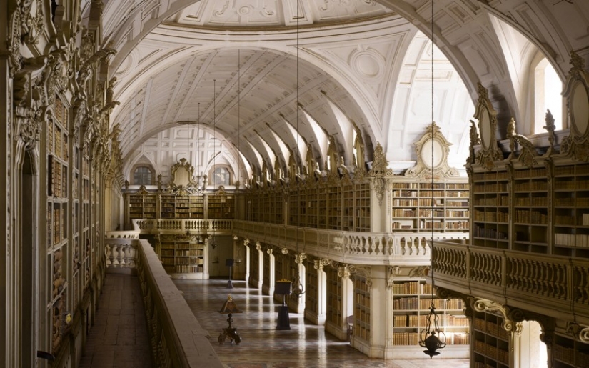 The most beautiful libraries of the world The most beautiful libraries of the world