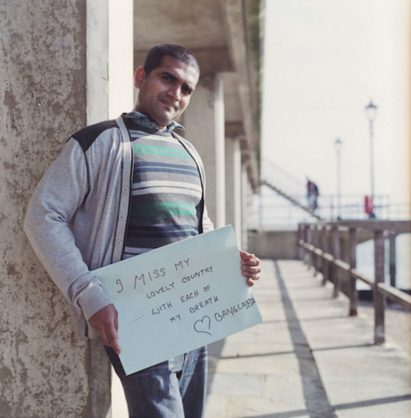 The photographer asked strangers about their biggest regrets and took a picture of the answer The photographer asked strangers about their biggest regrets and took a picture of the answer