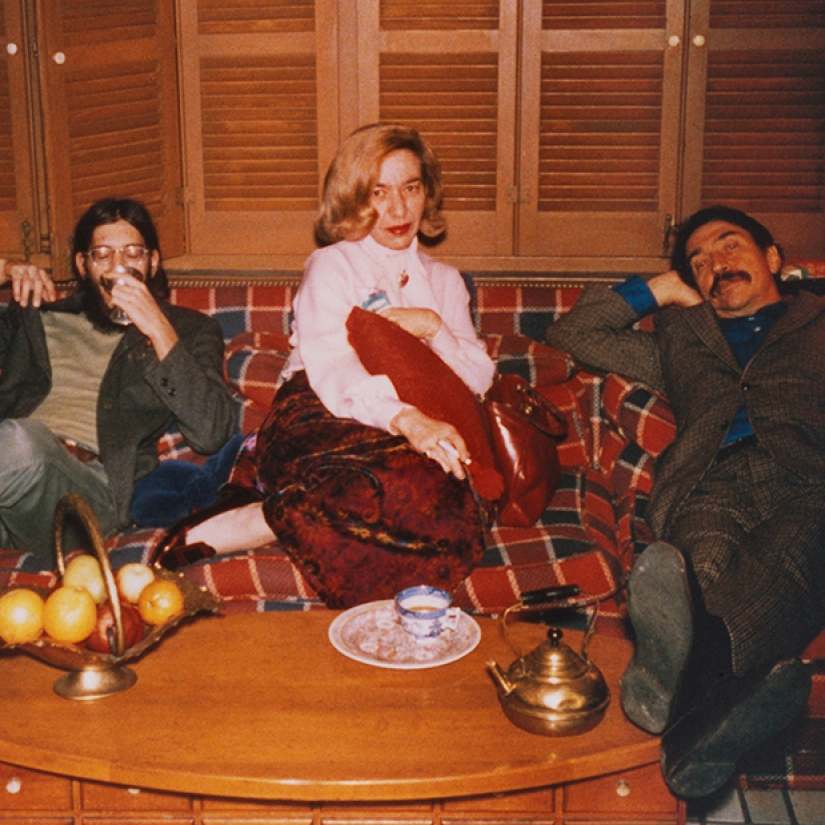 The photographer filmed the life and death of his mother, who had never been kissed