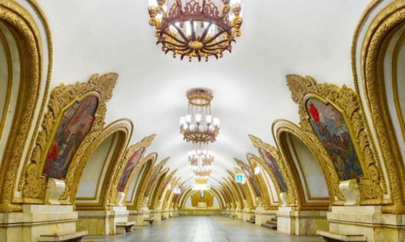 The photographer showed the whole luxury of the Moscow and St. Petersburg metro without people The photographer showed the whole luxury of the Moscow and St. Petersburg metro without people