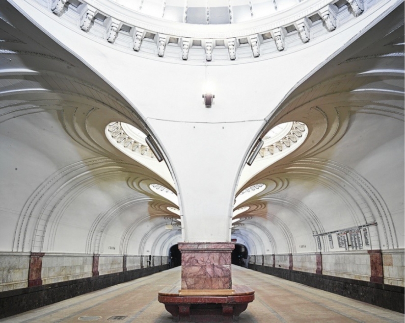 The photographer showed the whole luxury of the Moscow and St. Petersburg metro without people The photographer showed the whole luxury of the Moscow and St. Petersburg metro without people