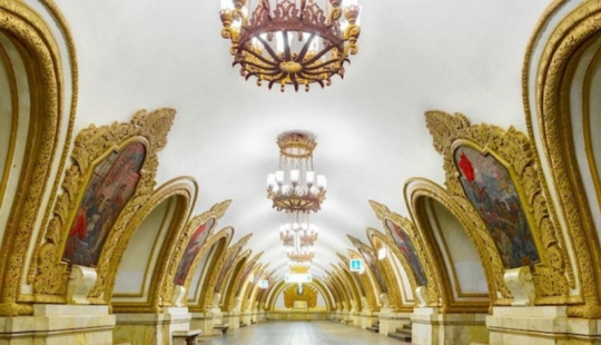 The photographer showed the whole luxury of the Moscow and St. Petersburg metro without people