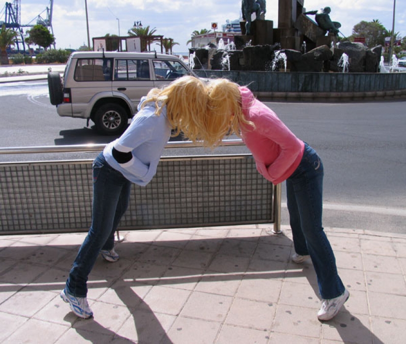 The Scotch want to regret the witty installations of Mark Jenkins The Scotch want to regret the witty installations of Mark Jenkins