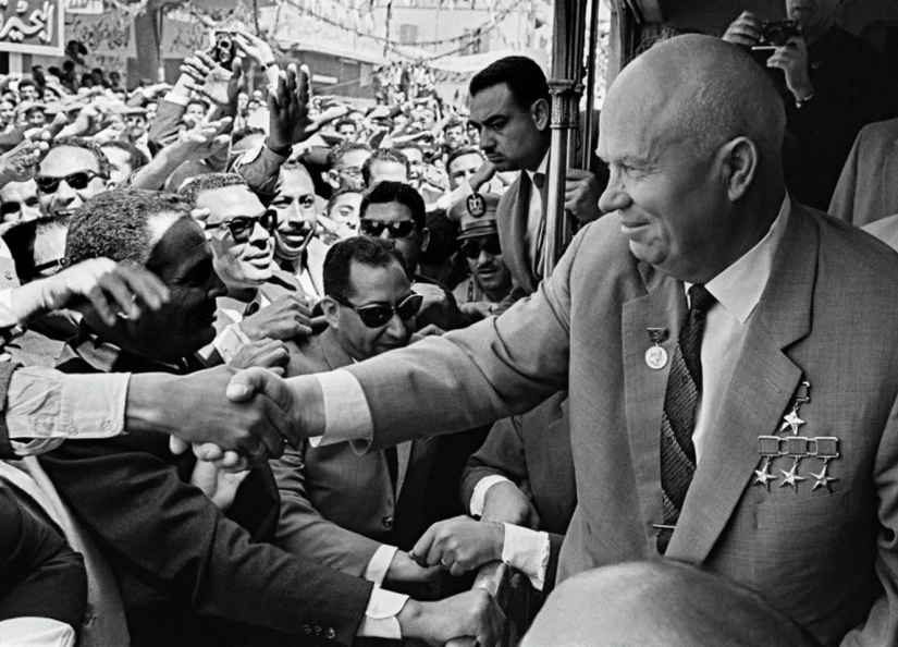 The secret glass, Bayan Budyonny and the gramophone: how to celebrate the New year, the leaders of the Soviet Union The secret glass, Bayan Budyonny and the gramophone: how to celebrate the New year, the leaders of the Soviet Union