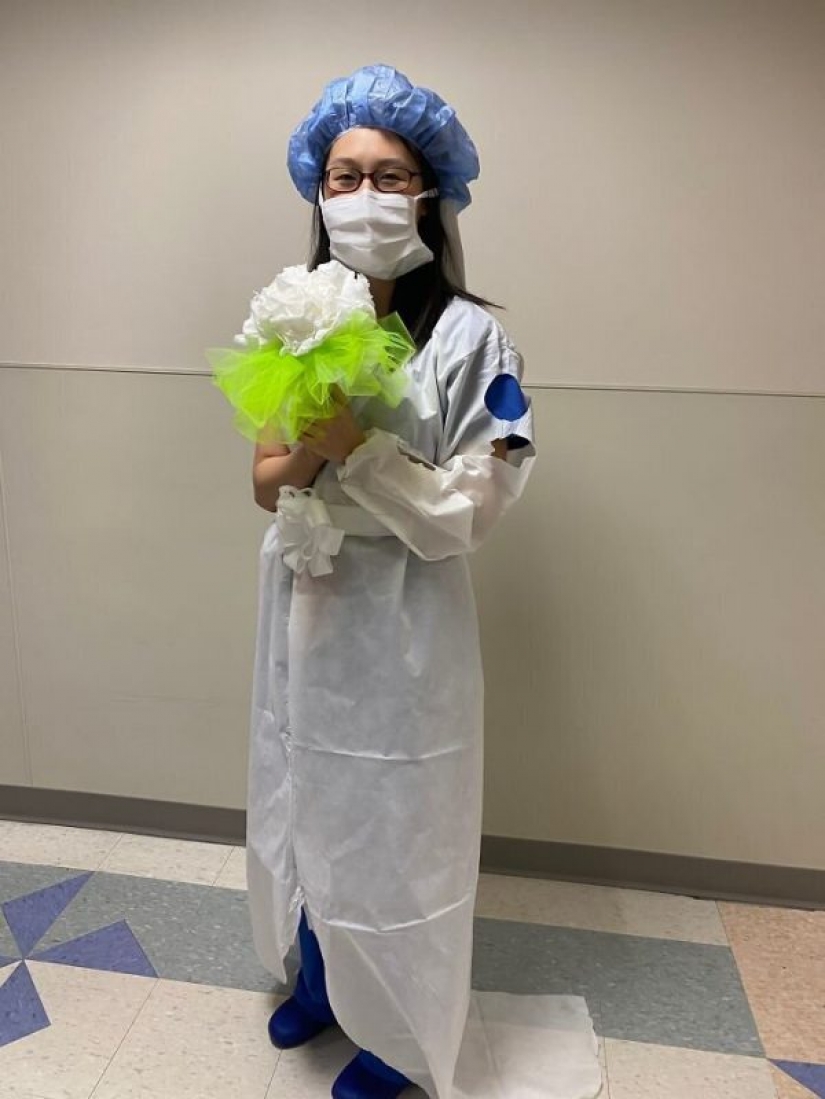 The staff organized a wedding ceremony for his colleagues