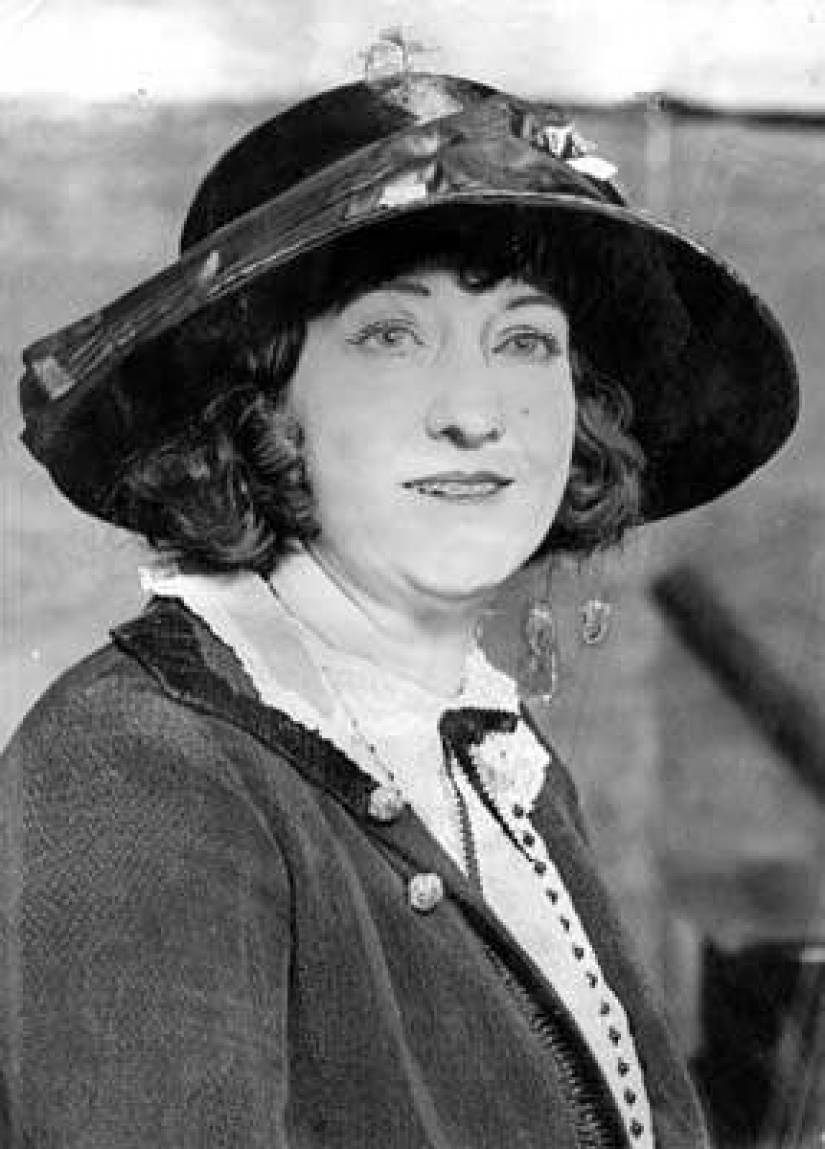 The strange story of Walburga österreich, which for years kept a secret lover in the attic