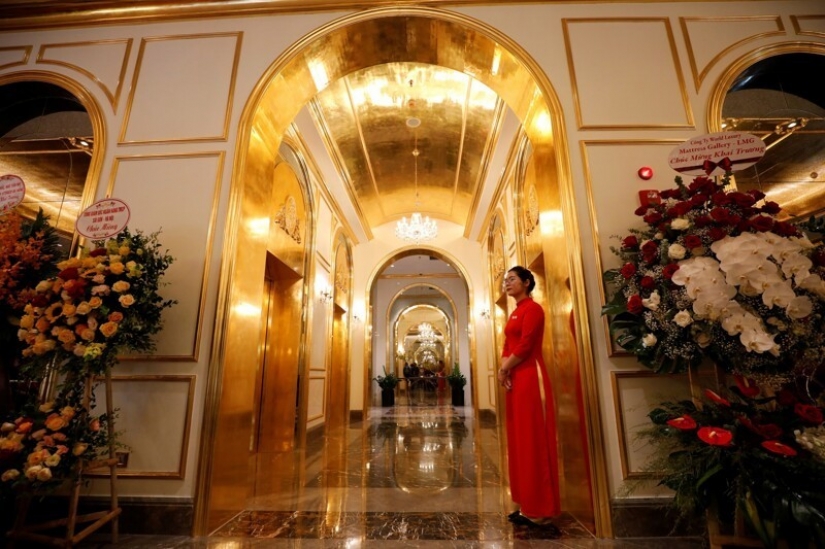 The Vietnam hotel was opened, covered with pure gold inside and outside The Vietnam hotel was opened, covered with pure gold inside and outside