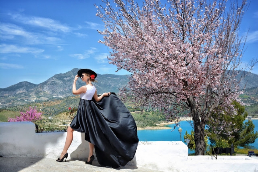 The world is under the skirt: the Russian traveler has conquered instagram photos to airy dresses The world is under the skirt: the Russian traveler has conquered instagram photos to airy dresses