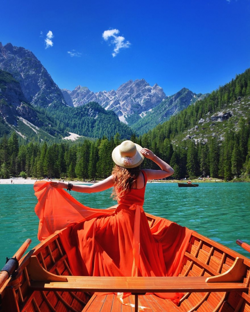 The world is under the skirt: the Russian traveler has conquered instagram photos to airy dresses The world is under the skirt: the Russian traveler has conquered instagram photos to airy dresses