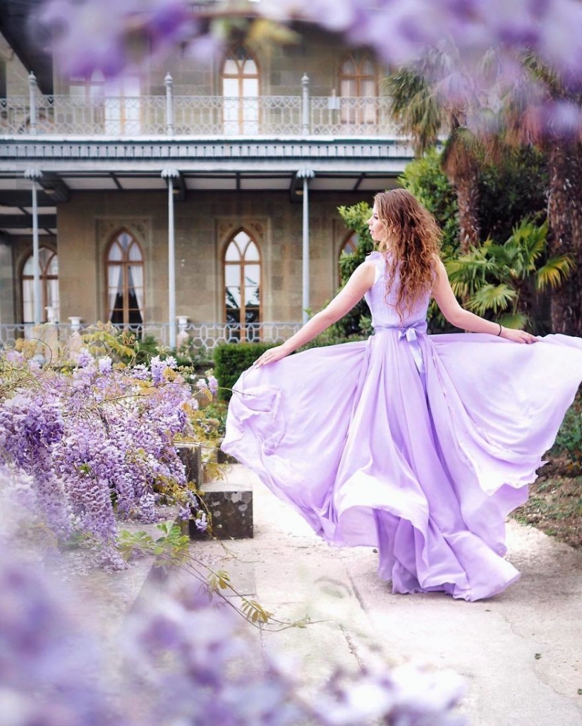 The world is under the skirt: the Russian traveler has conquered instagram photos to airy dresses The world is under the skirt: the Russian traveler has conquered instagram photos to airy dresses