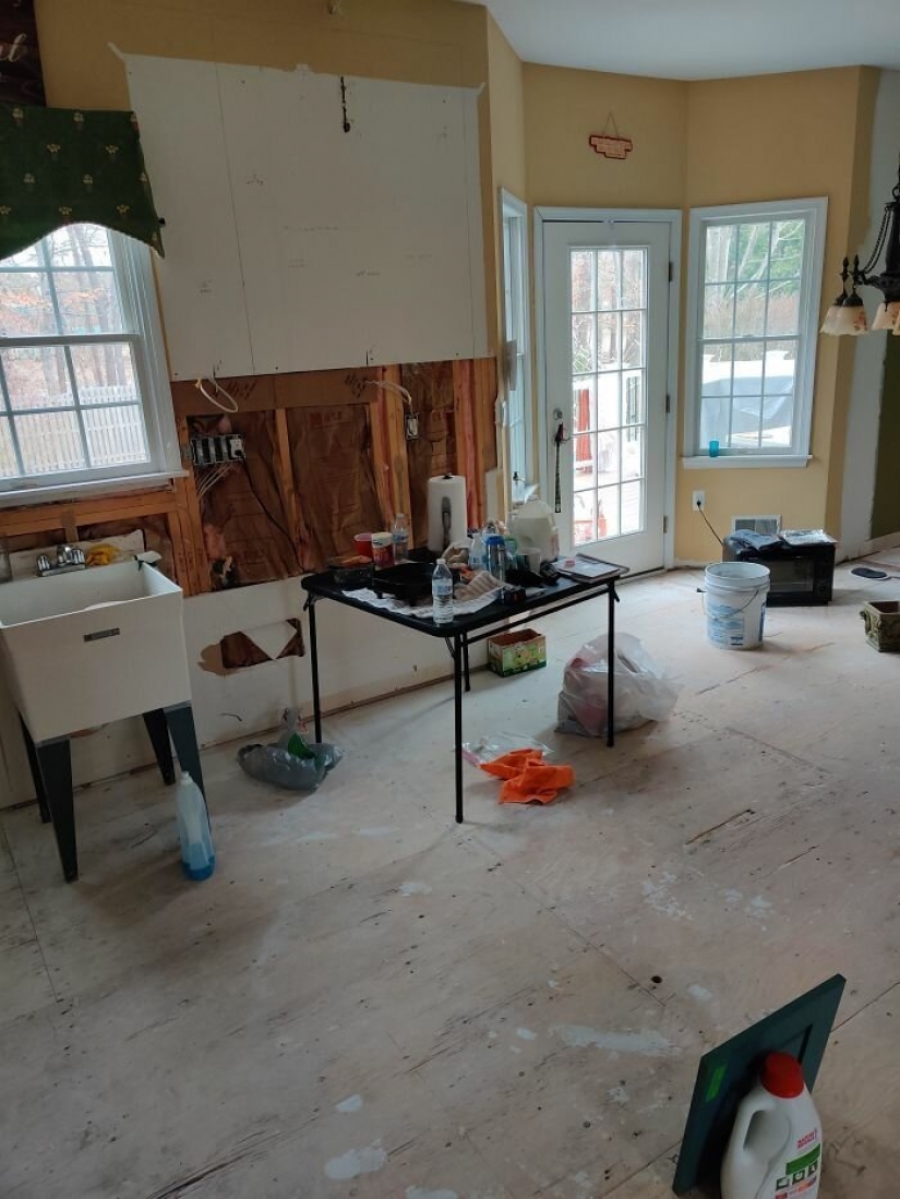 These people quarantined are in worse conditions than you!