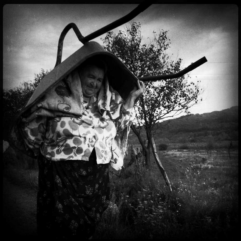 These photographs show the beauty and sorrow of Romania These photographs show the beauty and sorrow of Romania