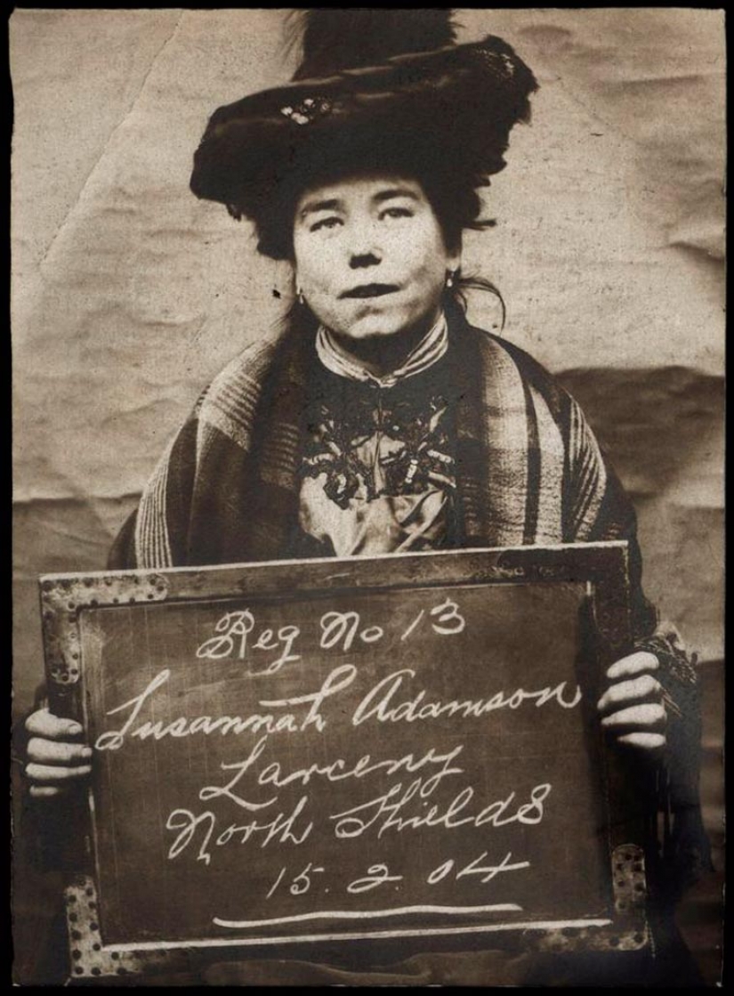 They were wanted by the police: spectacular photos of British criminals of the past