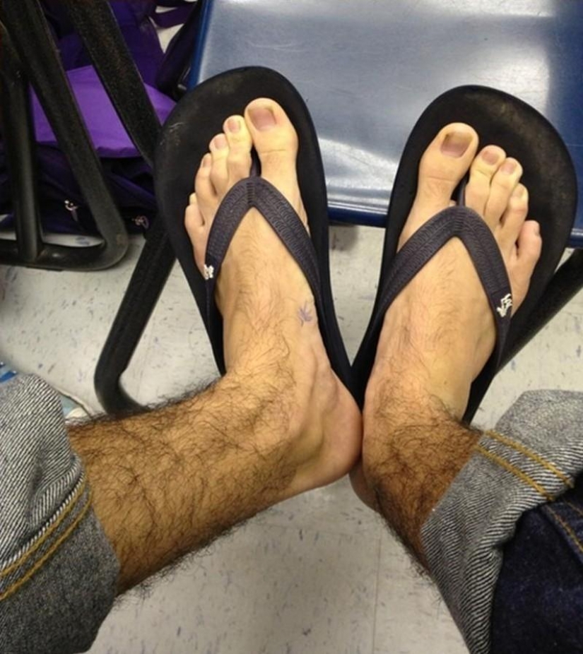 Thousands of women stopped shaving her legs and entered into "Club hairy female legs"