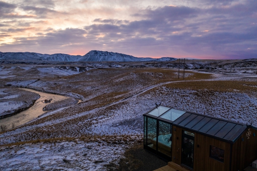 Through the window to the stars: in Iceland, tourists are welcome to spend the night in houses with transparent walls Through the window to the stars: in Iceland, tourists are welcome to spend the night in houses with transparent walls