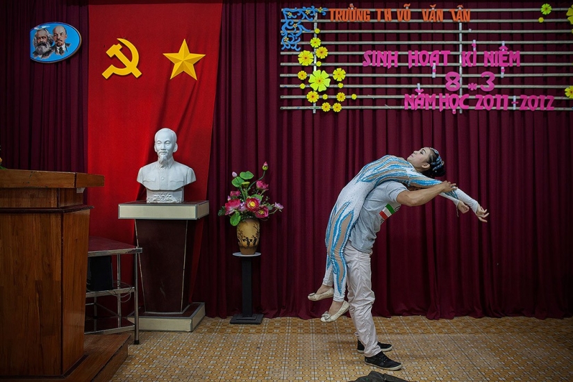 To be read: heavy everyday life of a Vietnamese circus