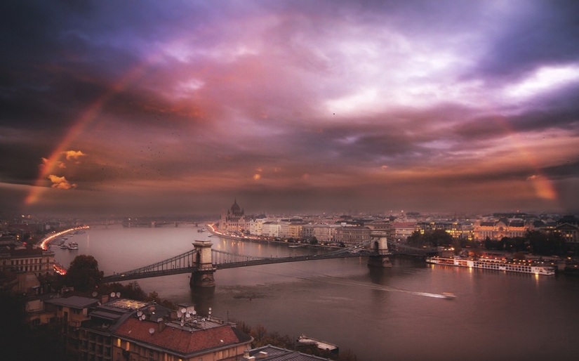 To risk your life for photos: 25 great pictures of Budapest from a height