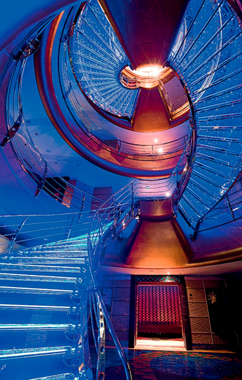 Toneladas de oro, hipódromos y huesos de dinosaurios: increíble ahorro de energía en los yates de lujo