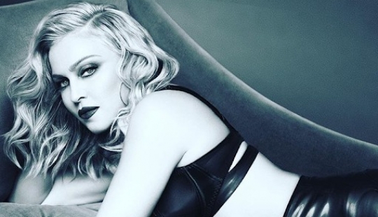 Topless and with a crutch: 61-year-old Madonna was struck by subscribers strange selfie