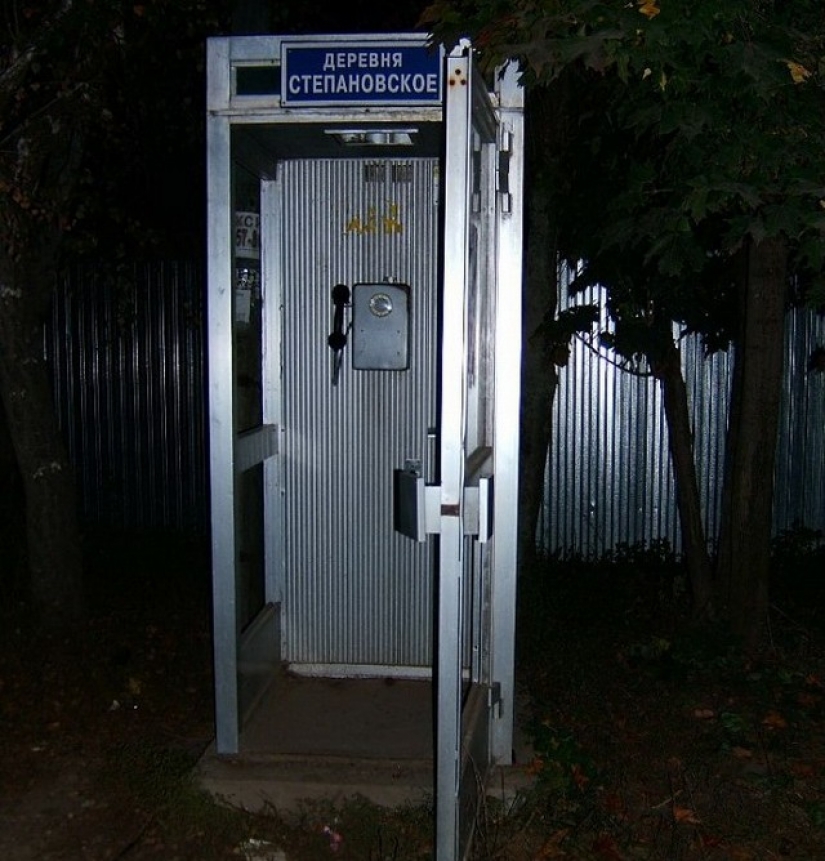 Trash outdoors: Russian village is very much alive Trash outdoors: Russian village is very much alive