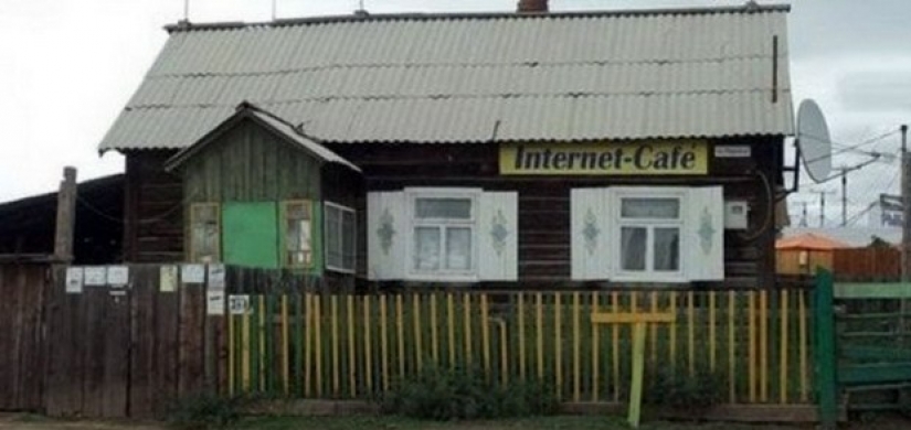 Trash outdoors: Russian village is very much alive Trash outdoors: Russian village is very much alive