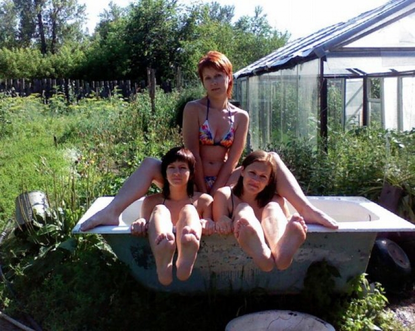 Trash outdoors: Russian village is very much alive Trash outdoors: Russian village is very much alive