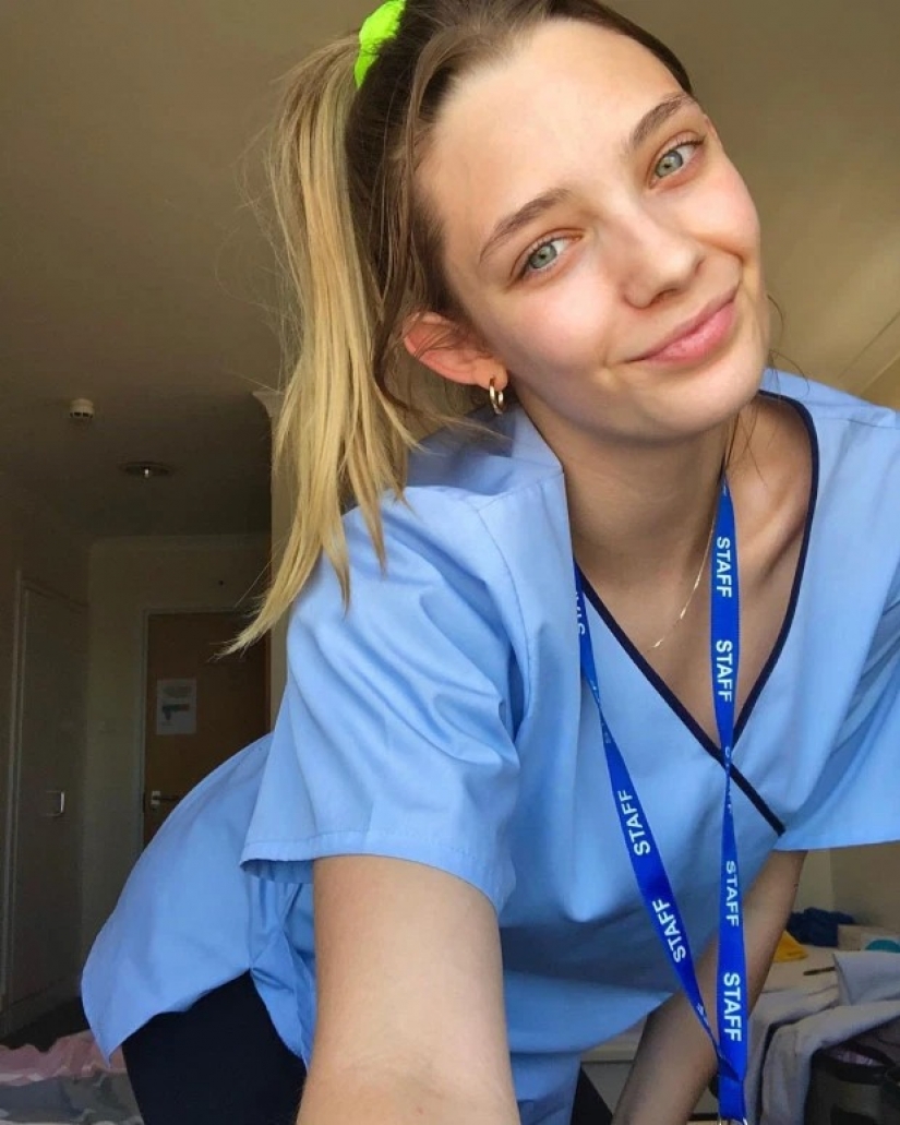 True beauty is a kind heart: the model left the podium and took a job as a nurse in a nursing home