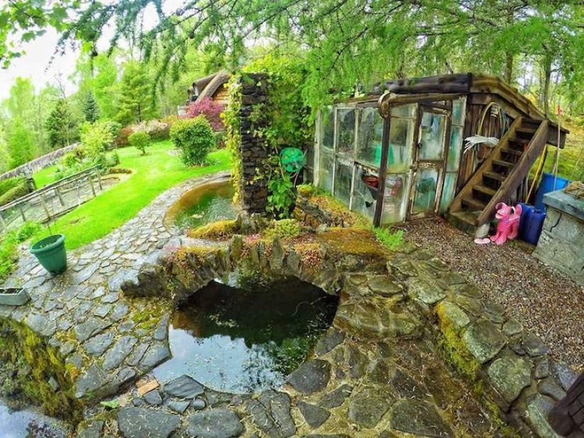 Un fan de Tolkien construido el hobbit casa y vivió 20 años en