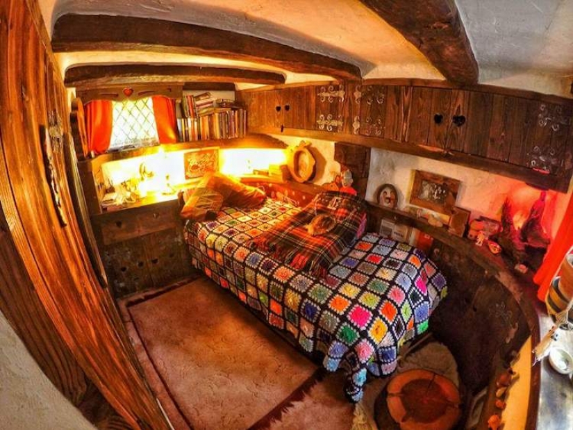 Un fan de Tolkien construido el hobbit casa y vivió 20 años en