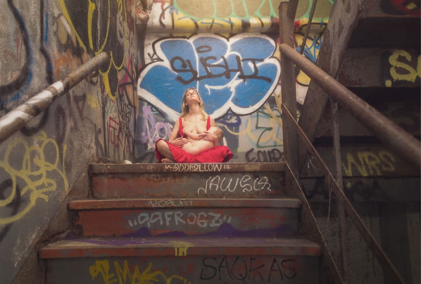 Un fotógrafo que toma las madres lactantes y es muy hermoso