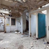 Una sorprendente transformación de un baño público en una bonita vivienda