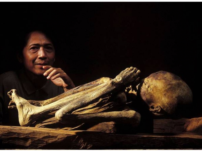 Unique fire mummies of Cabana