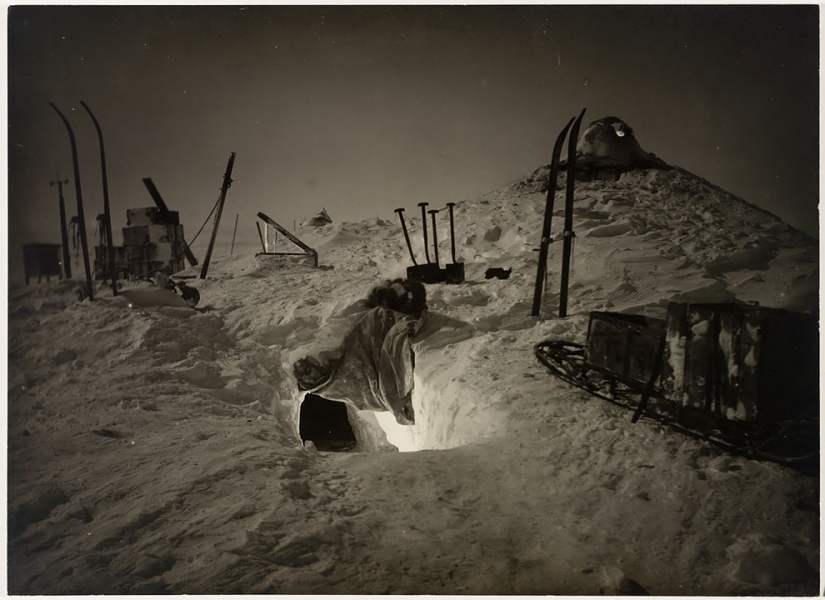 Unique photos from the first Australian Antarctic expedition 1911-1914 years