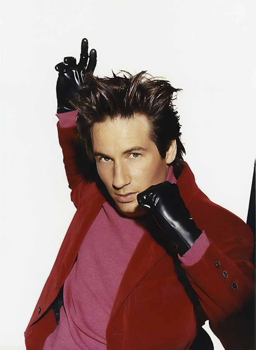 Unknown photoshoot alien sexuality David Duchovny and Gillian Anderson