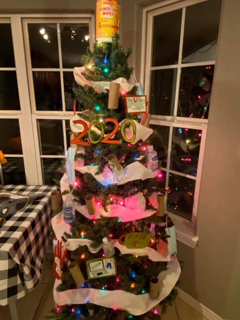 Uno, dos, tres! La corona, ¡fuera! El Británico decorar el árbol de Navidad en el estilo de Covid-19 y compartir las fotos en redes sociales