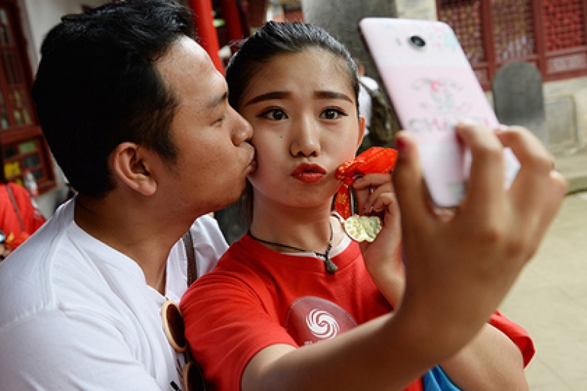 Virtual girlfriends and rentals animal: looks like the reverse side of the Japanese economic miracle