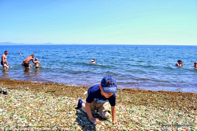 "Vodka" beach in Primorje — from landfill bottles to the tourist attraction "Vodka" beach in Primorje — from landfill bottles to the tourist attraction