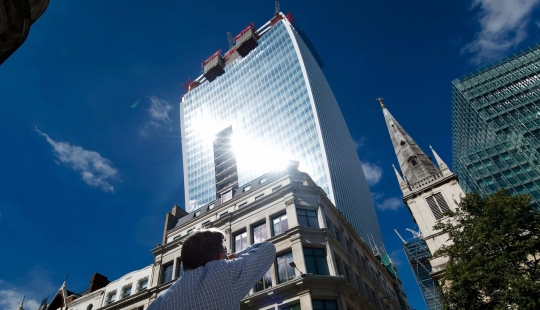 Walkie Talkie for Darth Vader: curved skyscraper in London fries is not worse than the Death Star