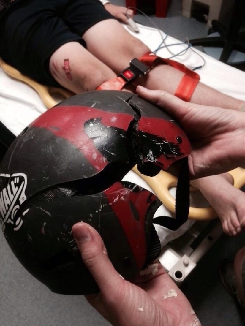 Watch your head: victims in accidents shared the photos of helmets that saved their lives