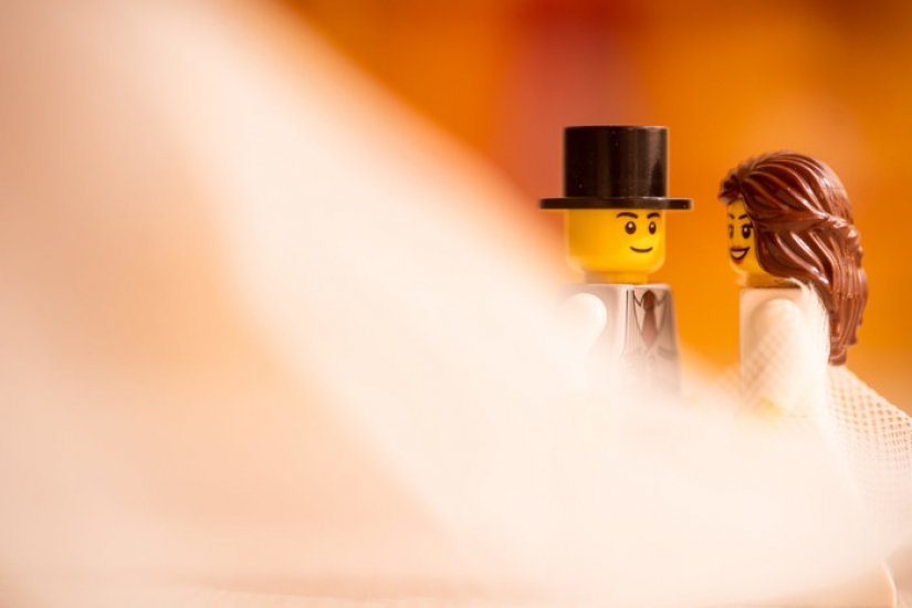 Wedding photographer in quarantine did a photo shoot LEGO figures