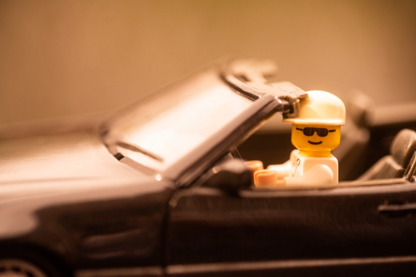 Wedding photographer in quarantine did a photo shoot LEGO figures