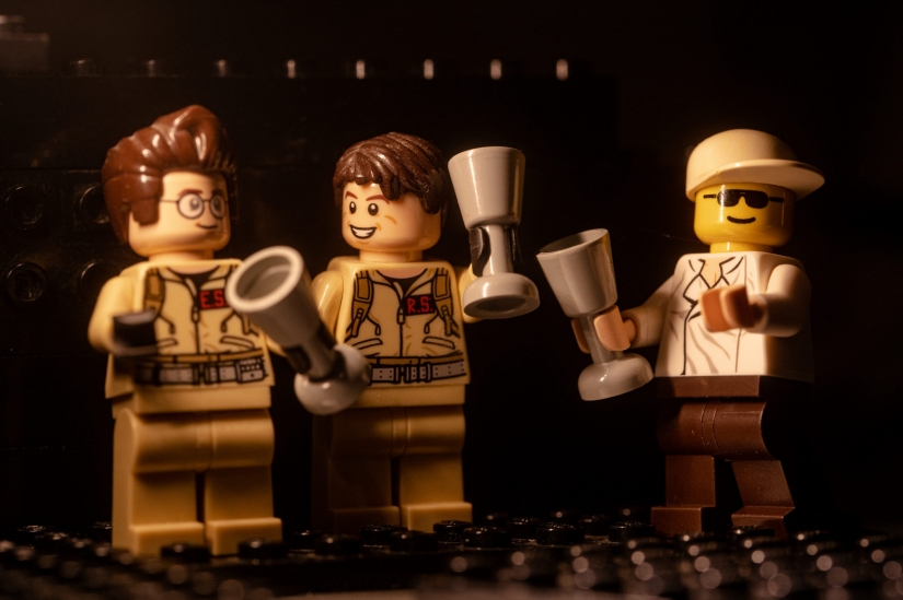 Wedding photographer in quarantine did a photo shoot LEGO figures