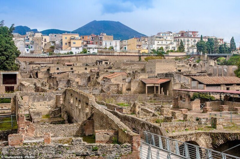 Welcome to the virtual tour on the excavations in Pompeii